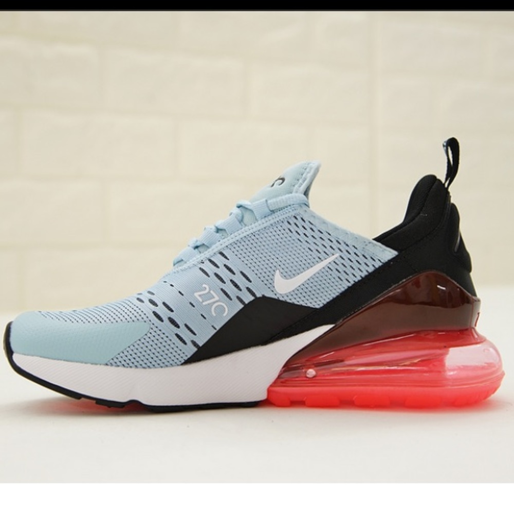 Nike 270s